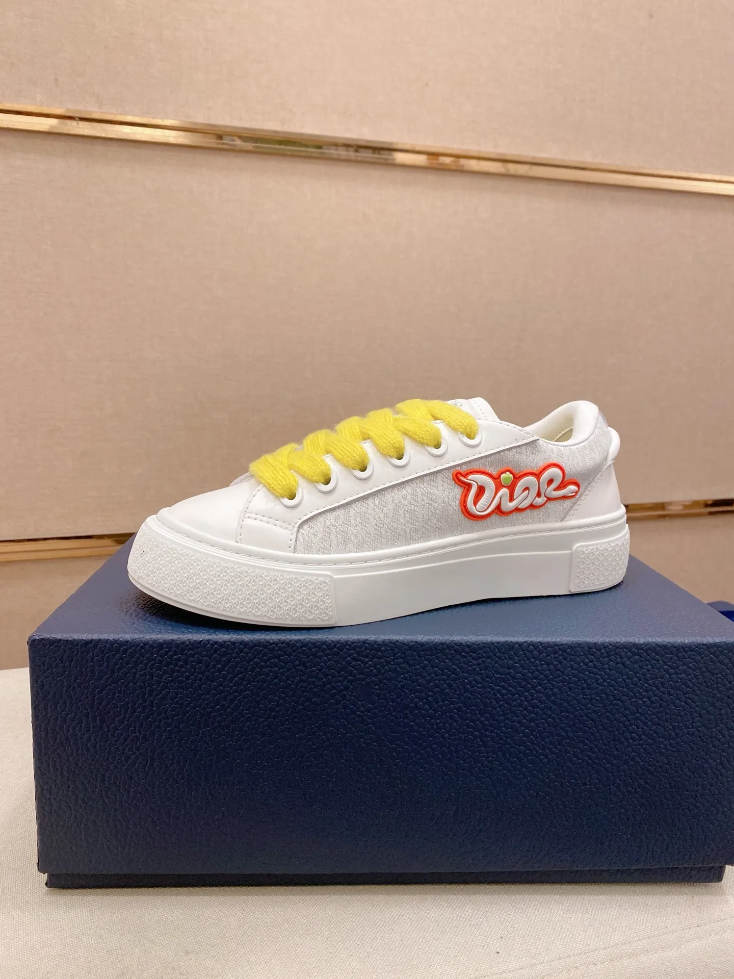 Factory price: 300 Men's shoes 💰[Dior·Dior] Top 🔍Couple style 💏🔍New casual sports style couple shoes, new four-season design, perfect workmanship, lace-up lazy style to create cabinet quality, upper: imported first-layer cowhide, sheepskin lining is soft and comfortable, ultra-light TPU wear-resistant outsole, simple, versatile fashion men's shoes, excellent color code number 35--44